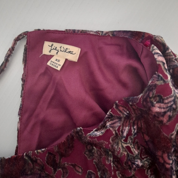 ● Lily White | velvet ruffle sleeve - Picture 3 of 11